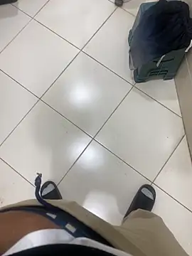 Snapshot of Lahcene chatting on November 23, 2025, 8:19 pm Lahcene online show from November 23, 2025, 8:19 pm