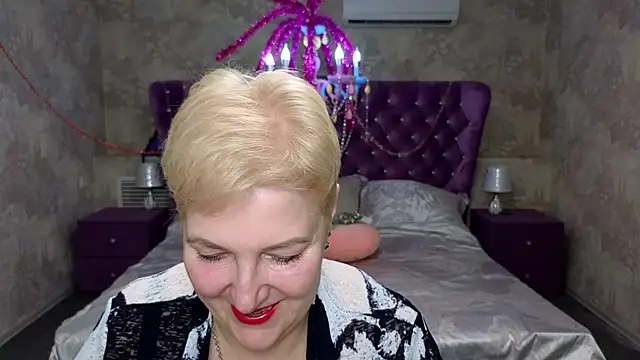 Sandra Snow online show from February 14, 2025, 2:44 pm