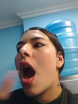 Noah Jhonson online show from March 22, 2025, 8:04 pm