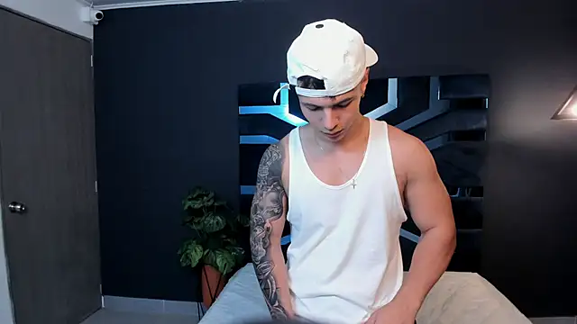 Flynn Riider online show from March 22, 2025, 2:47 pm