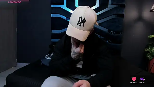 Flynn Riider online show from September 9, 2025, 11:08 am