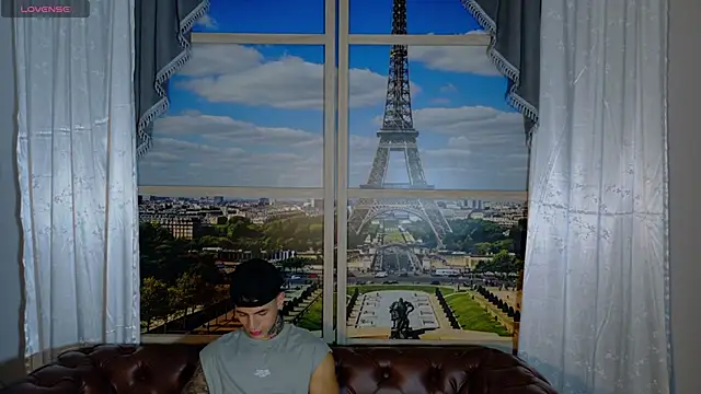 Snapshot of Flynn_Riider chatting on May 14, 2026, 5:43 pm Flynn Riider online show from May 14, 2026, 5:43 pm