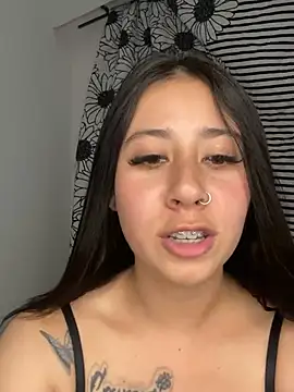 Zoee t online show from February 21, 2025, 4:48 pm