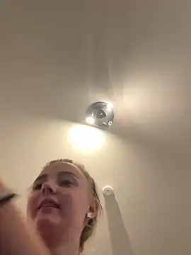 CherryEmmy online show from September 19, 2025, 5:39 pm