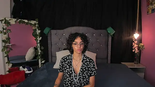 Snapshot of slutty_venus chatting on March 21, 2025, 2:39 am slutty venus online show from March 21, 2025, 2:39 am