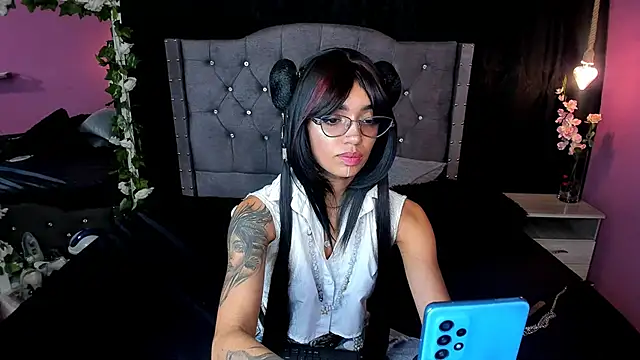 Snapshot of slutty_venus chatting on March 2, 2025, 5:23 am slutty venus online show from March 2, 2025, 5:23 am