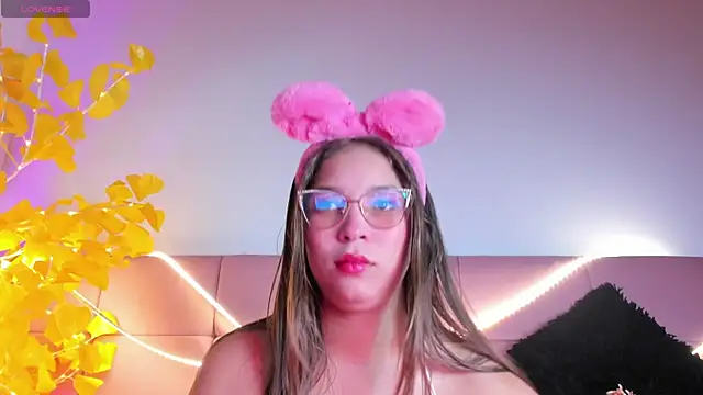 HaleyAmaya online show from May 17, 2026, 12:43 am