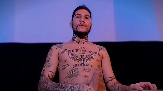 Junihn0 online show from September 9, 2025, 8:40 pm