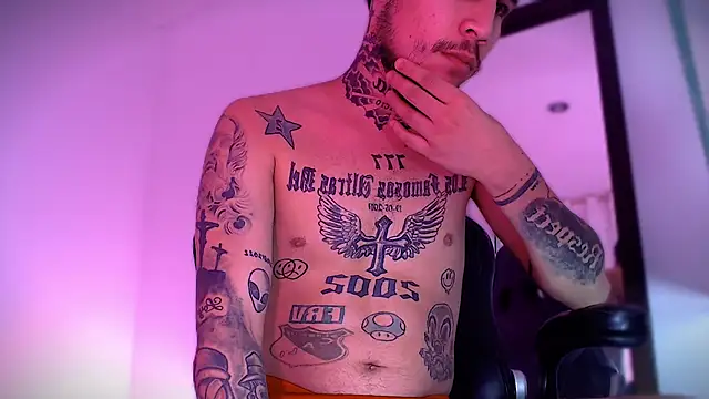 Junihn0 online show from September 28, 2025, 9:55 pm