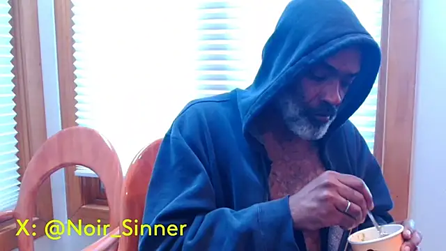 sinnernoir online show from December 21, 2025, 6:31 pm