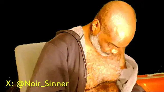 sinnernoir online show from December 4, 2025, 8:35 am