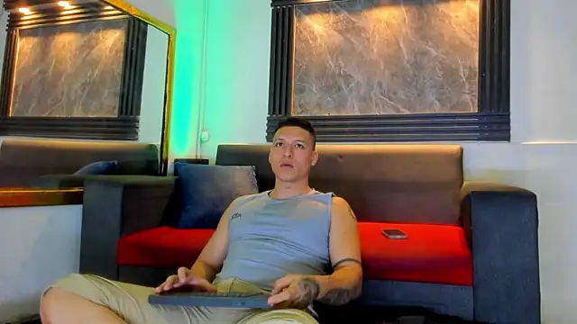 Duodreamhot online show from June 11, 2026, 4:42 am