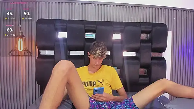 Alex Strip  online show from December 19, 2024, 10:02 am