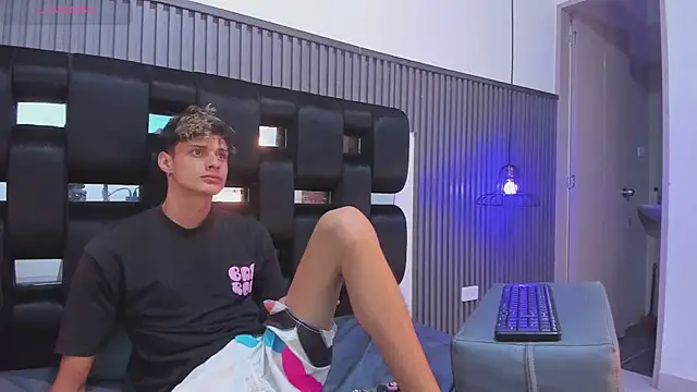 Alex Strip  online show from January 10, 2025, 5:26 am