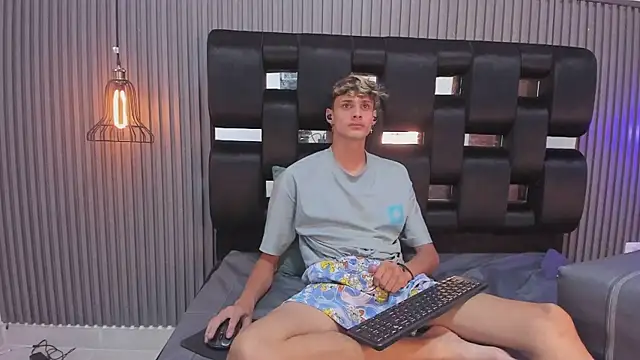 Alex Strip  online show from January 4, 2025, 6:30 am