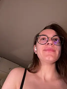 Lilly Soulmate online show from May 8, 2026, 3:10 am