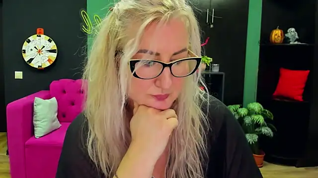 ChristyBrooks online show from March 19, 2025, 3:40 pm