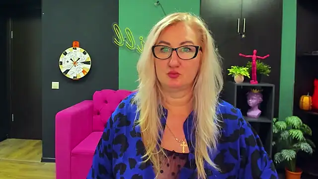 ChristyBrooks online show from March 3, 2025, 3:22 pm