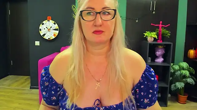 ChristyBrooks online show from March 3, 2025, 6:24 pm