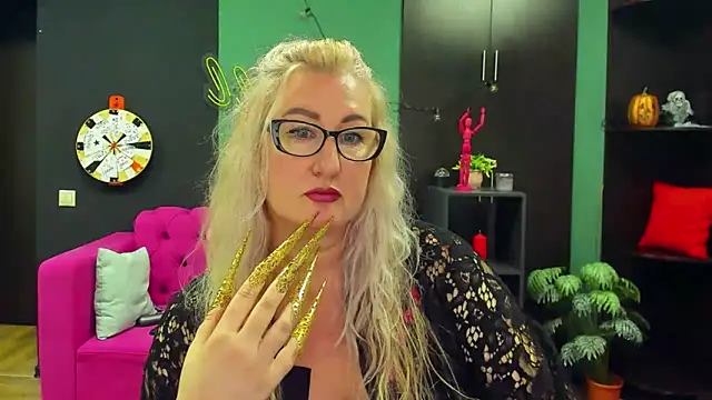 ChristyBrooks online show from March 18, 2025, 4:28 pm