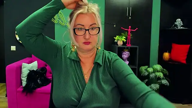 ChristyBrooks online show from March 10, 2025, 6:12 pm