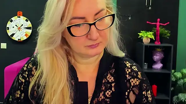 ChristyBrooks online show from March 5, 2025, 1:17 pm