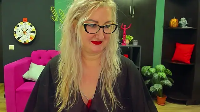 ChristyBrooks online show from March 19, 2025, 6:44 pm