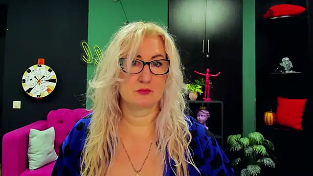 ChristyBrooks online show from March 11, 2025, 1:23 pm