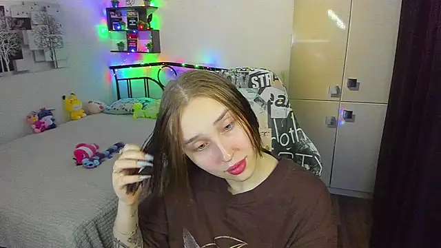 Snapshot of LinaTruly chatting on May 11, 2026, 9:12 pm LinaTruly online show from May 11, 2026, 9:12 pm