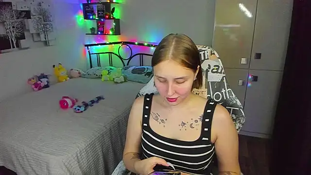 Snapshot of LinaTruly chatting on June 1, 2026, 9:03 pm LinaTruly online show from June 1, 2026, 9:03 pm
