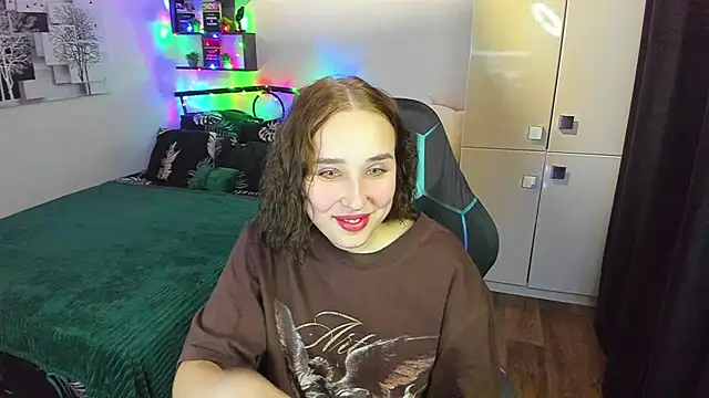 LinaTruly online show from February 5, 2026, 9:43 pm