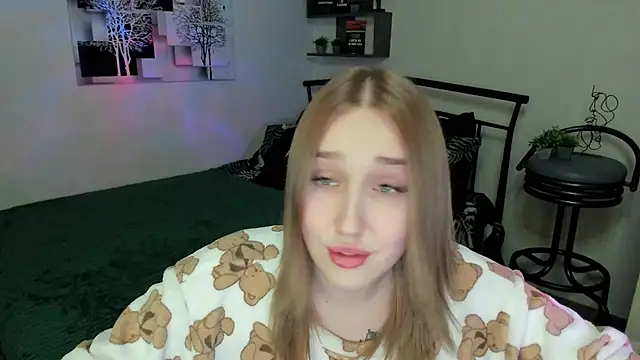 LinaTruly online show from February 27, 2025, 8:31 pm