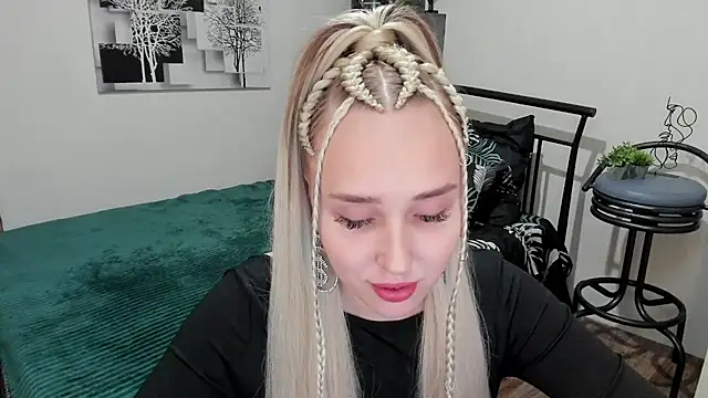 LinaTruly online show from February 15, 2025, 8:56 pm