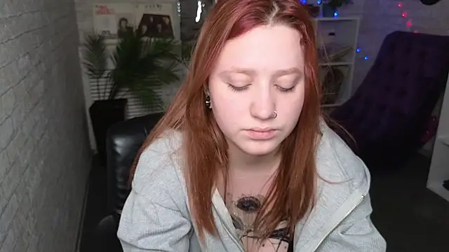 Ruby Rubarb online show from February 26, 2025, 5:21 pm