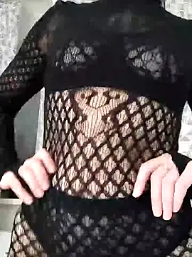 SweetBerryBella online show from January 10, 2025, 5:45 pm