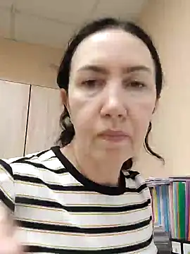 SweetBerryBella online show from February 27, 2025, 5:47 pm