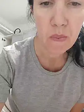 SweetBerryBella online show from January 16, 2025, 2:08 pm