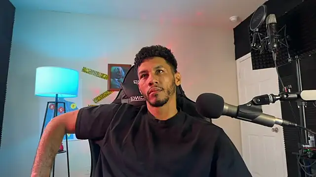 Snapshot of DamnKevin chatting on March 22, 2026, 2:40 pm DamnKevin online show from March 22, 2026, 2:40 pm