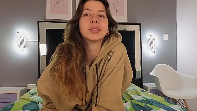 jolie lov online show from February 9, 2026, 1:31 pm