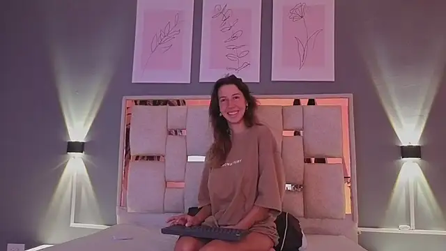 Snapshot of jolie_lov chatting on September 10, 2025, 1:21 pm jolie lov online show from September 10, 2025, 1:21 pm