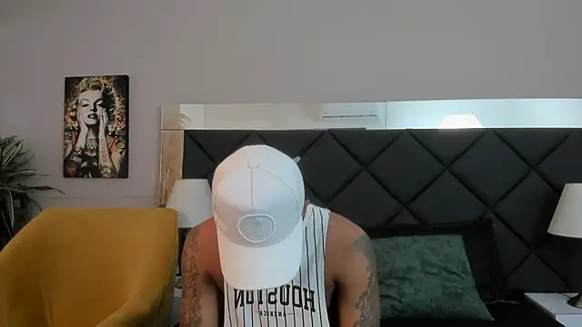 Robin Rief online show from November 8, 2025, 3:32 am