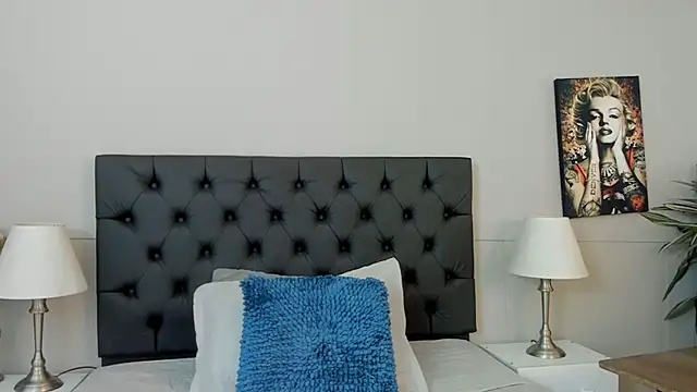 Robin Rief online show from October 1, 2025, 3:33 am