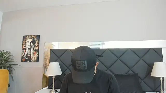 Robin Rief online show from November 11, 2025, 3:56 am