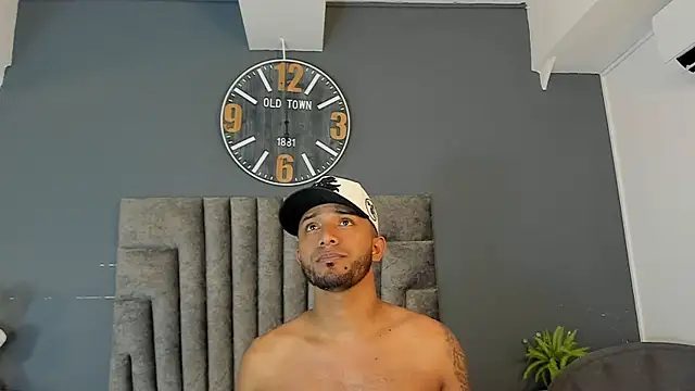 Robin Rief online show from April 15, 2026, 7:18 pm