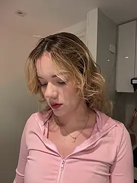 NicoleCut online show from March 12, 2026, 10:08 am