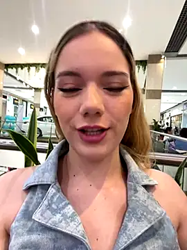 NicoleCut online show from October 1, 2025, 8:02 pm