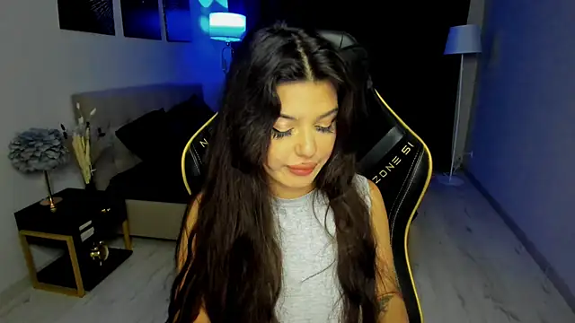 AlluringAriel online show from December 4, 2025, 11:42 am