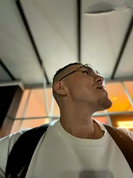 adam-rivera online show from November 9, 2025, 12:47 am