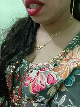 Snapshot of Haniya-143 chatting on July 17, 2026, 9:01 pm Haniya-143 online show from July 17, 2026, 9:01 pm