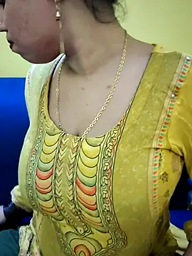 Haniya-143 online show from October 8, 2025, 9:48 pm